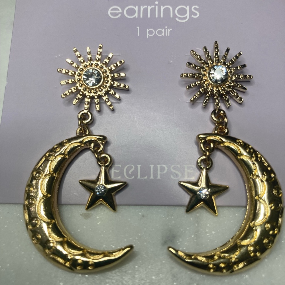 Earrings Star & Moon Shaped Dangle Earrings